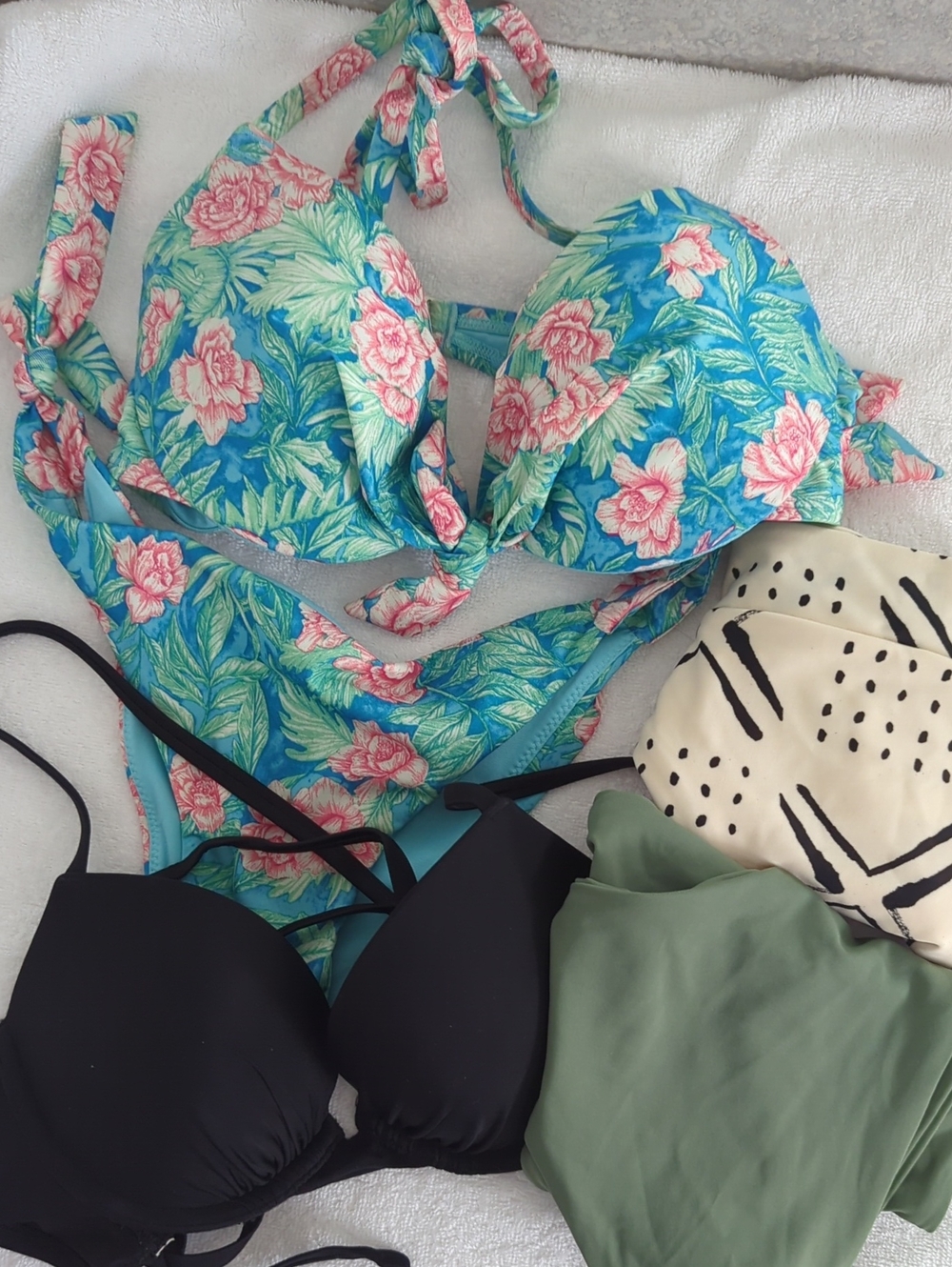 Bikini Tops & Bottoms Lot 32-34 Aerie Perkier Pushup
